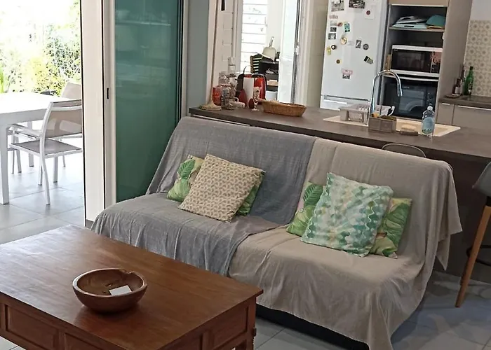 Idylle Dans Un Cadre Verdoyant Avec Une Terrasse Agreable Citerne Disponible